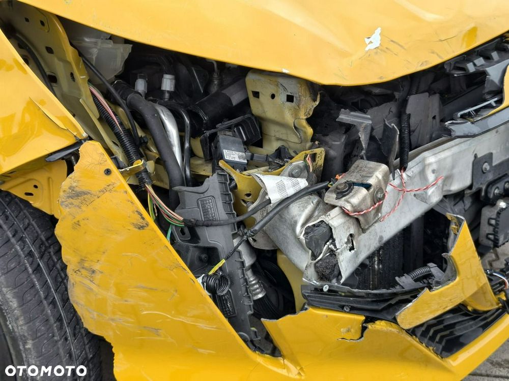 Peugeot 208 - 21