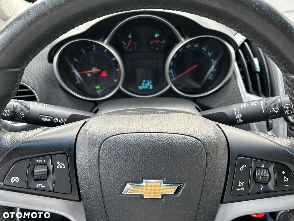Chevrolet Cruze 1.6 LS - 11