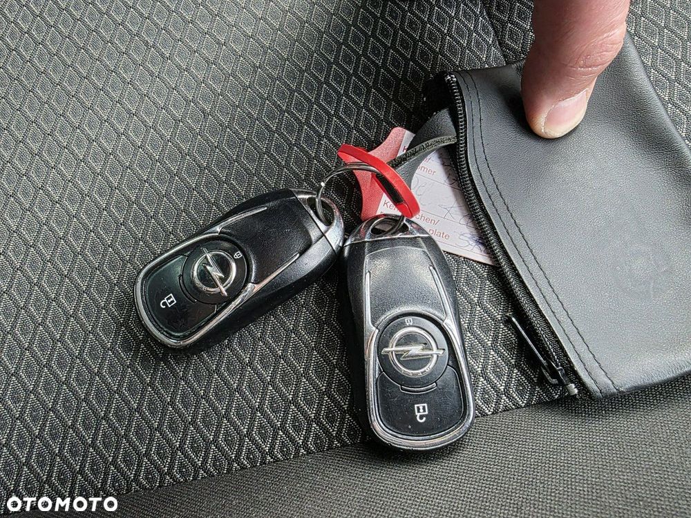 Opel Insignia - 12