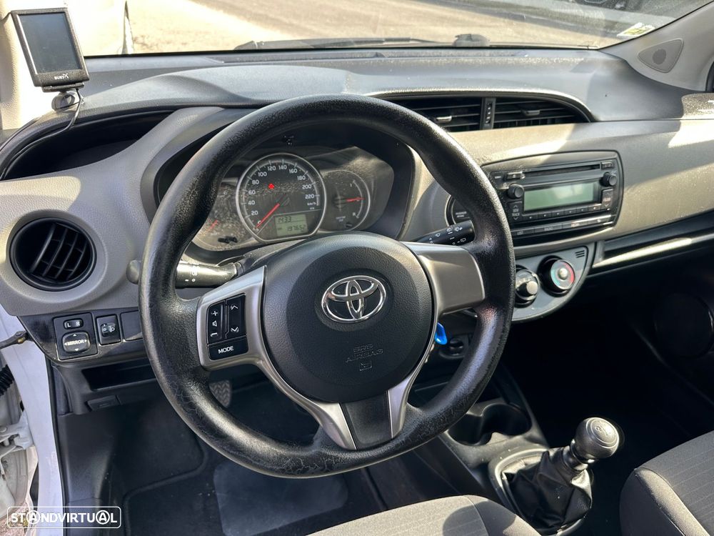 Toyota Yaris 1.4 D-4D Active+AC - 13