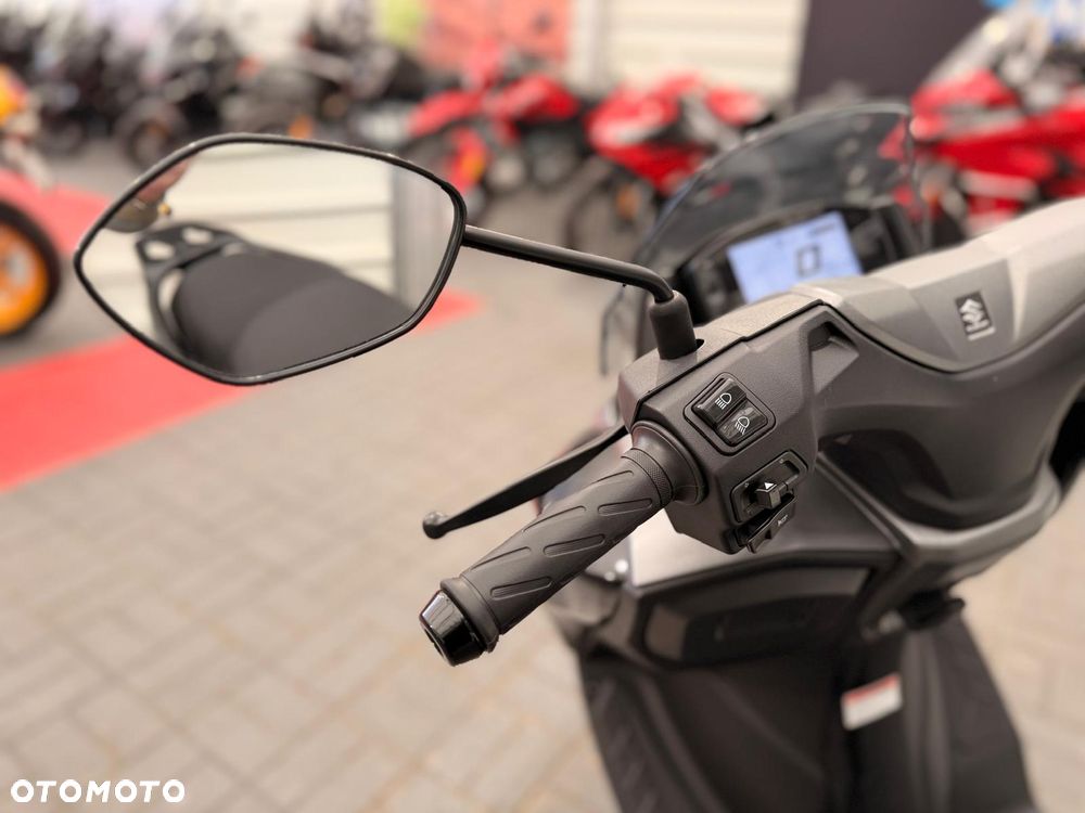 Suzuki Burgman - 7
