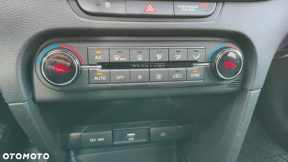 Kia XCeed 1.6 CRDi SCR L DCT - 23