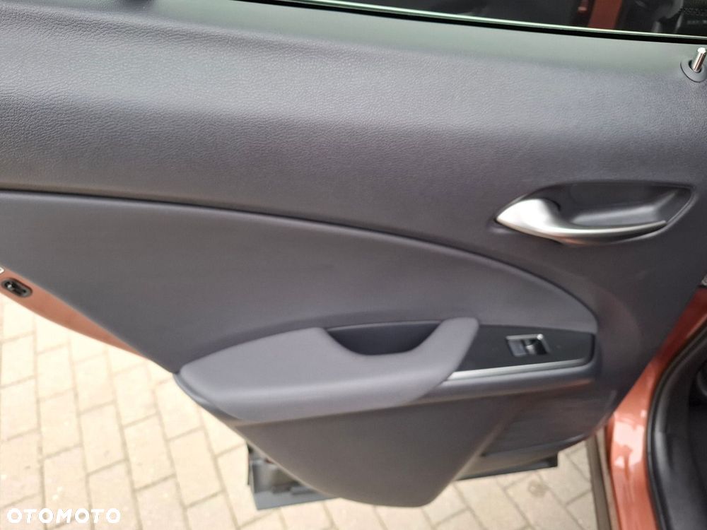 Lexus UX 300h Business - 17