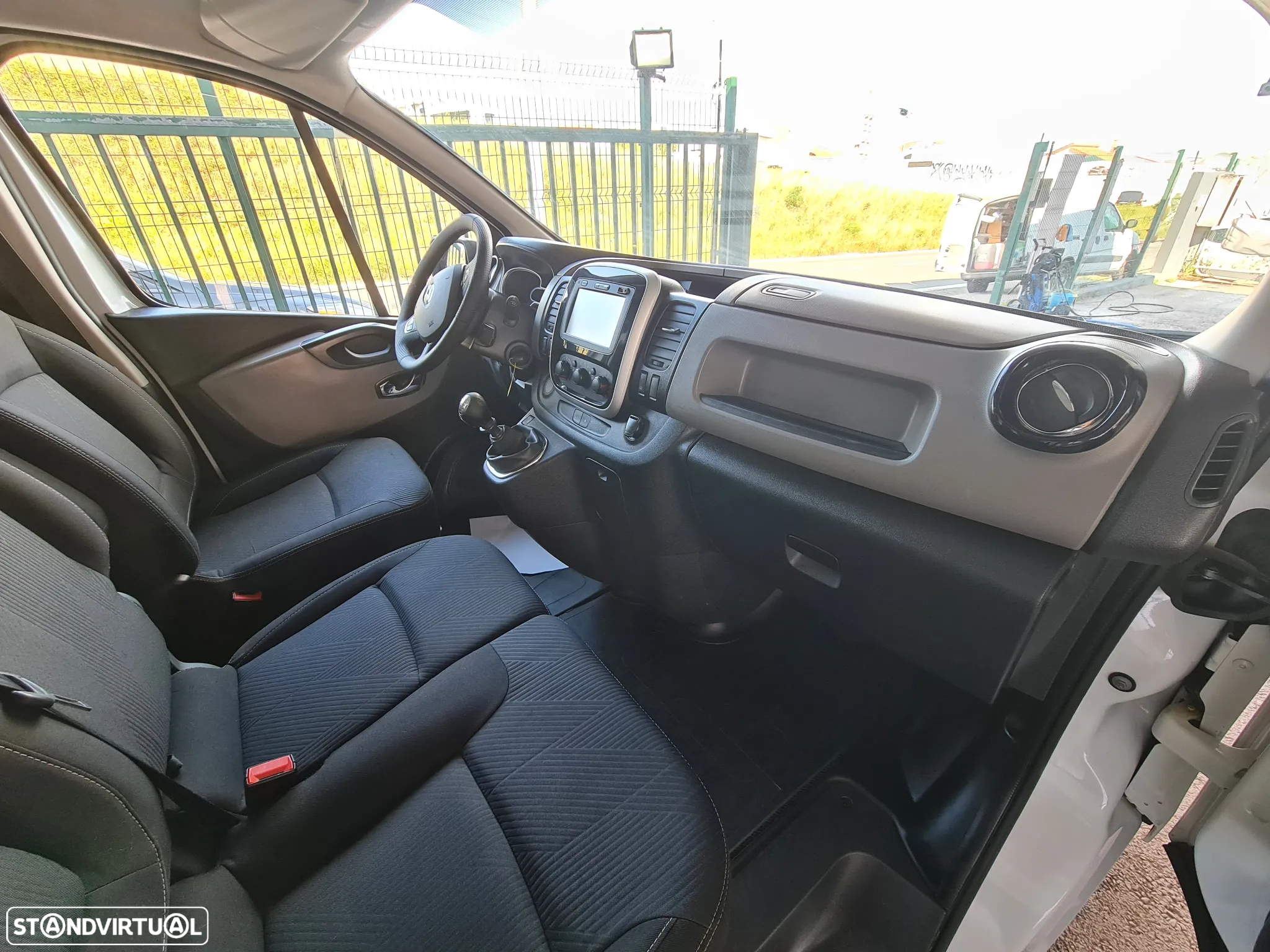 Renault TRAFIC 1.6 Dci 125CV * GPS/ AC/ IVA DEDUTÍVEL * - 8