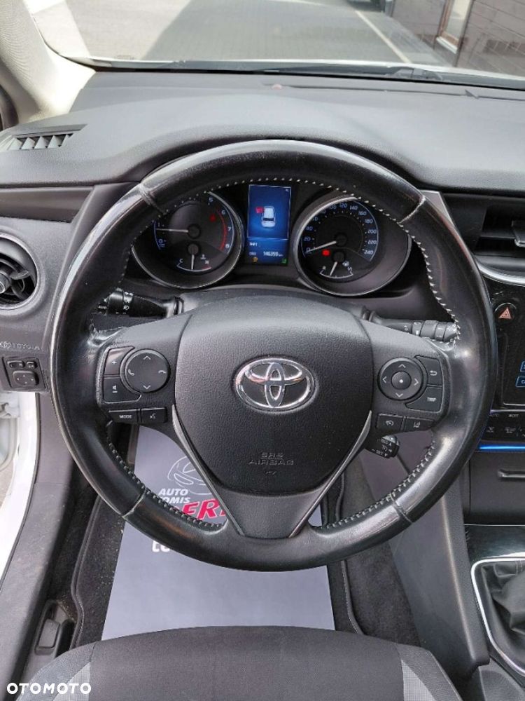 Toyota Auris - 10