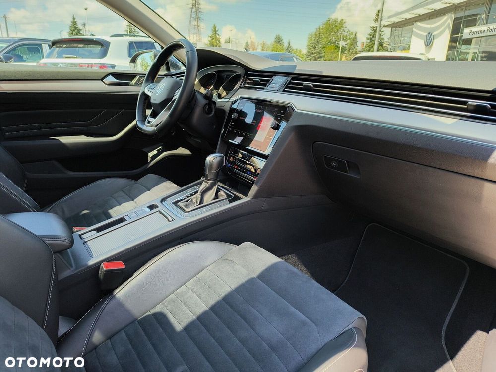 Volkswagen Passat Variant 2.0 TDI 4Mot Elegance DSG - 10