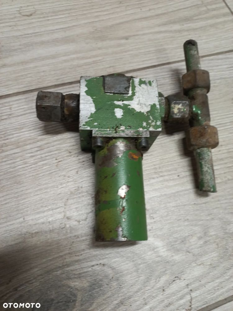 JOHN DEERE rozdzielacz,dzielnik ciśnienia,zawór priorytetu,podzielnik ciśnienia hydrauliki, - 3