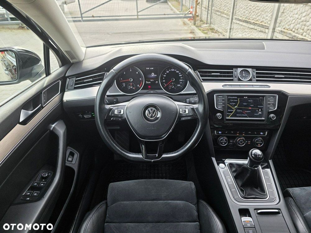 Volkswagen Passat 1.6 TDI (BlueMotion Technology) Comfortline - 15