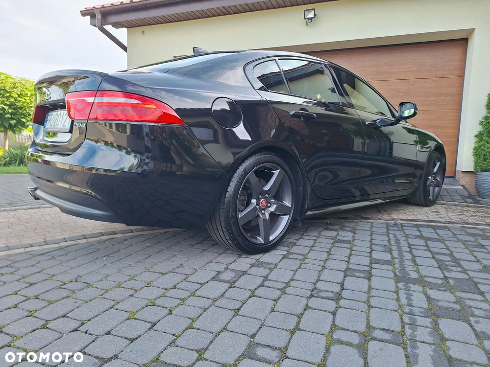 Jaguar XE 20d R-Sport - 9
