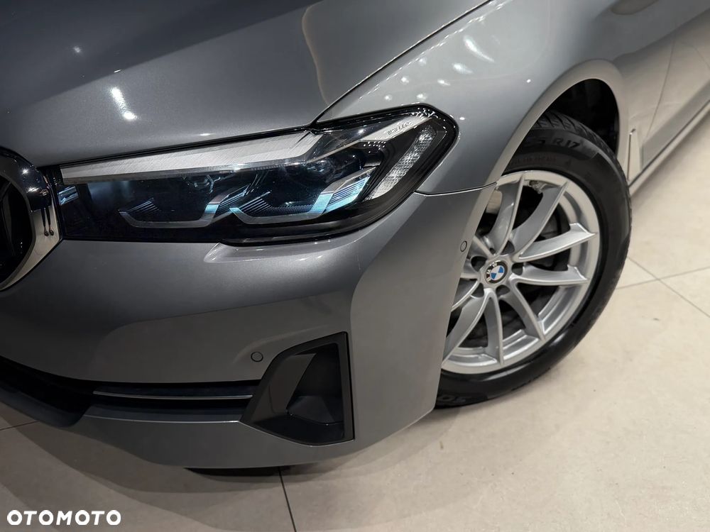 BMW 5 Series 2023 photo 5