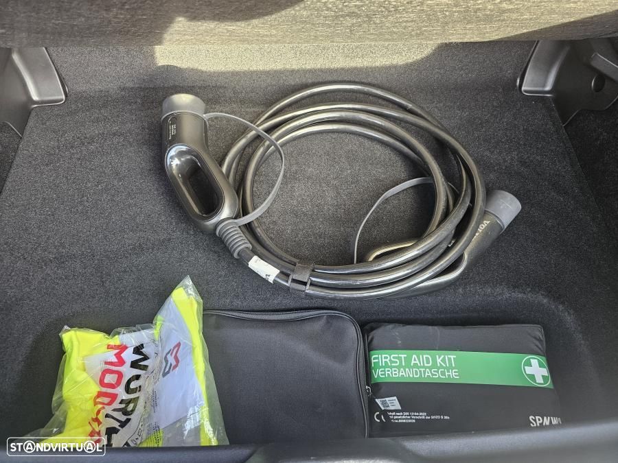 Volvo EX30 Single Motor Extended Range RWD Core - 27