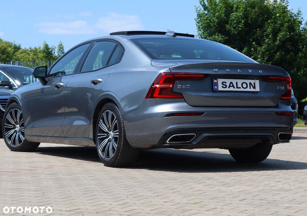 Volvo S60 T5 R-Design - 33