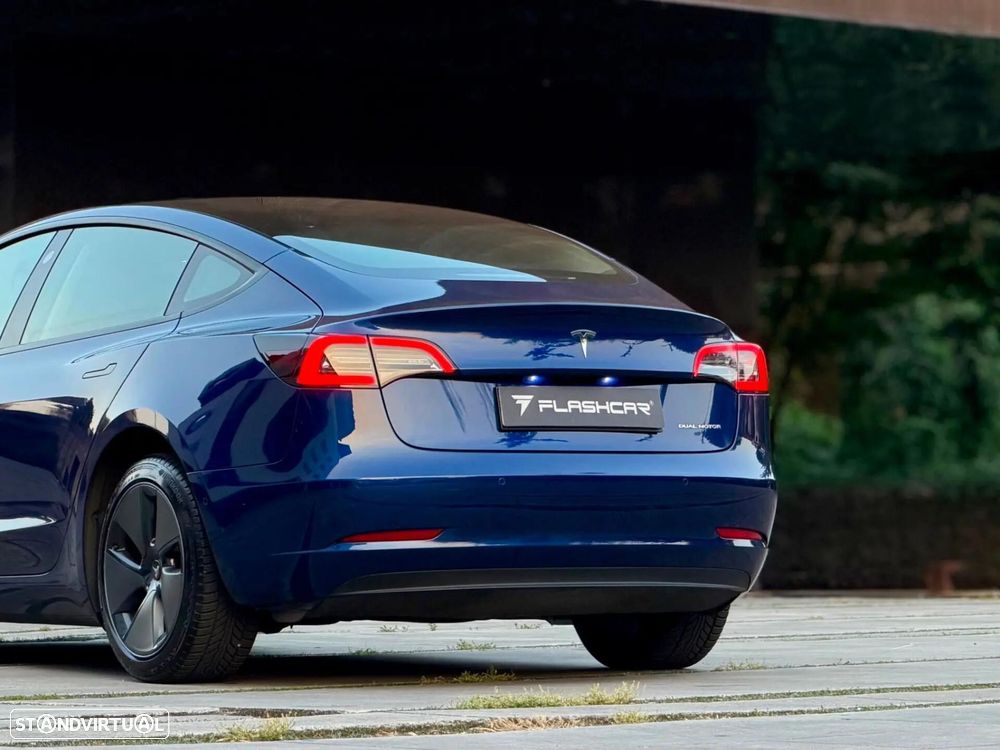 Tesla Model 3 - 24