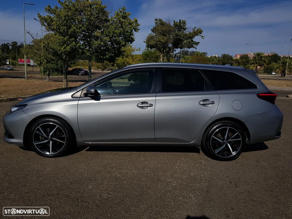 Toyota Auris Touring Sports 1.4 D-4D C.+P.Techo+P.Sport - 6
