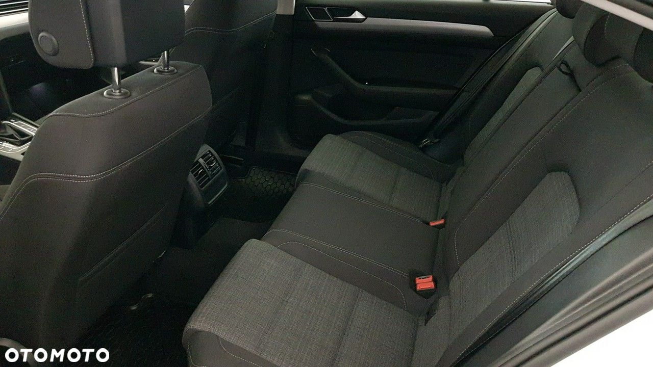 Volkswagen Passat 2.0 TSI Business DSG - 29