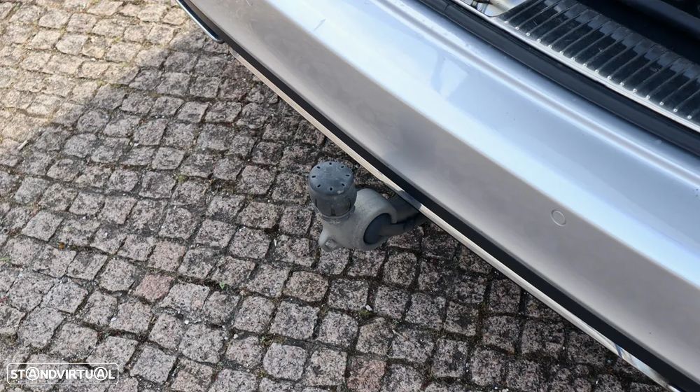 Mercedes-Benz E 250 BlueTEC Avantgarde Auto. - 50