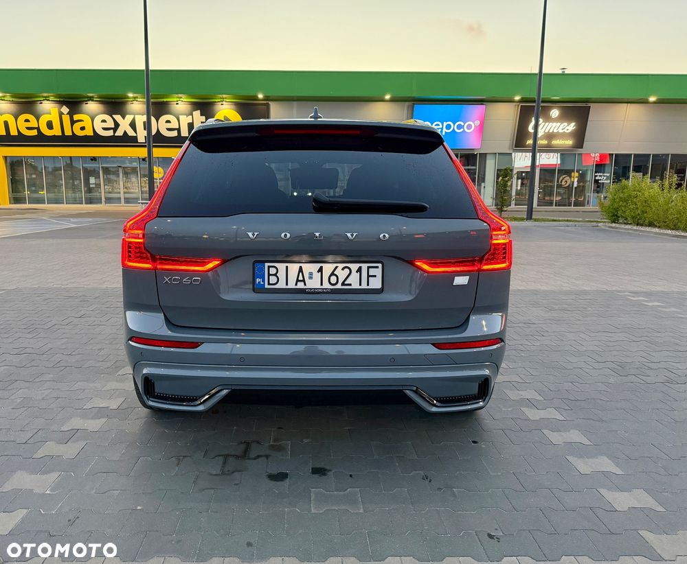 Volvo XC 60 T8 Plug-In Hybrid AWD Ultra Black Edition - 10