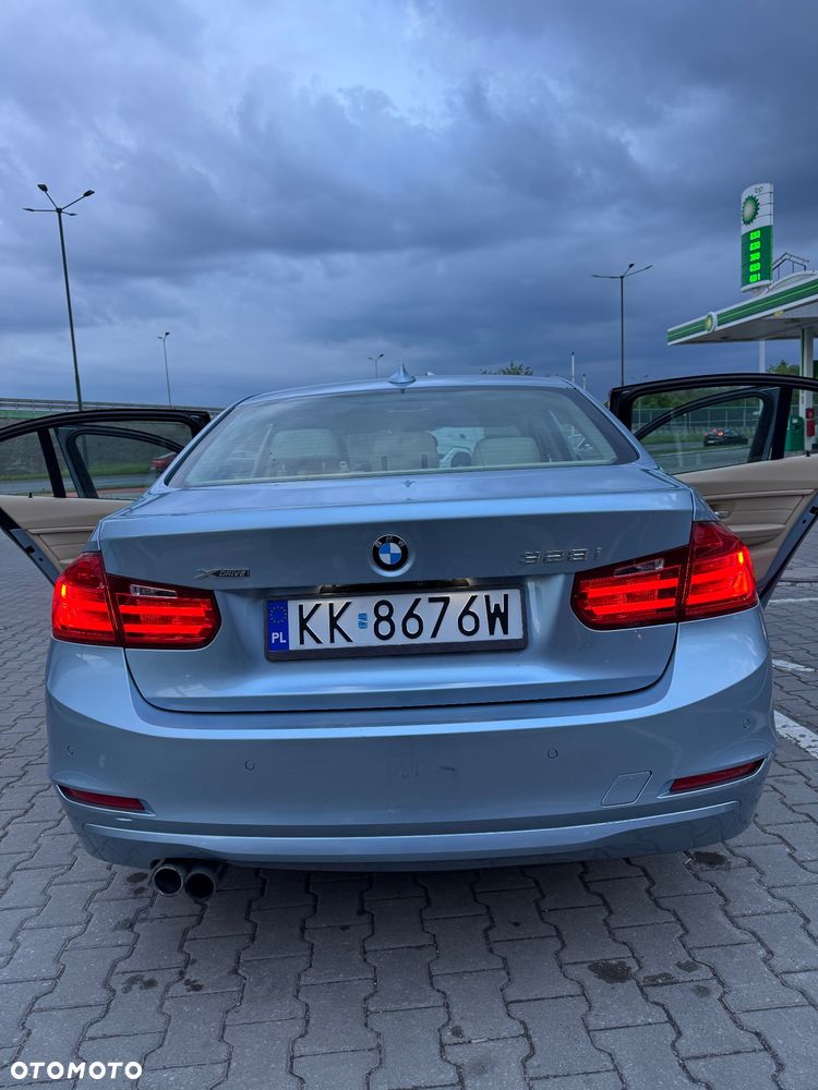 BMW Seria 3 328i xDrive - 12