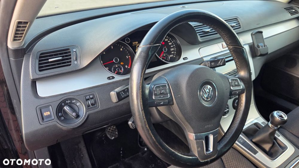 Volkswagen Passat 2.0 Blue TDI DPF Comfortline - 5
