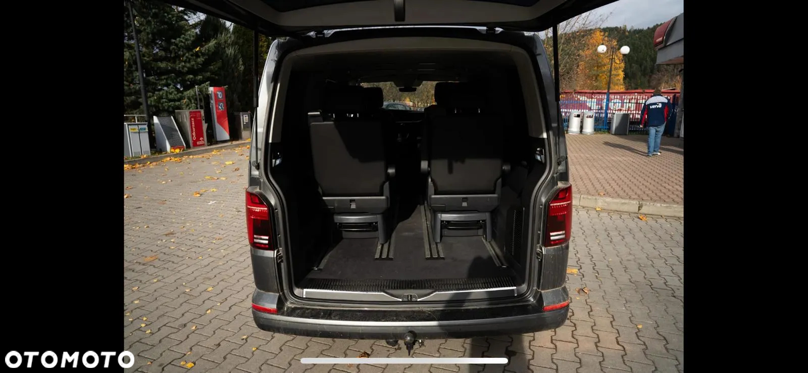 Volkswagen Multivan - 12