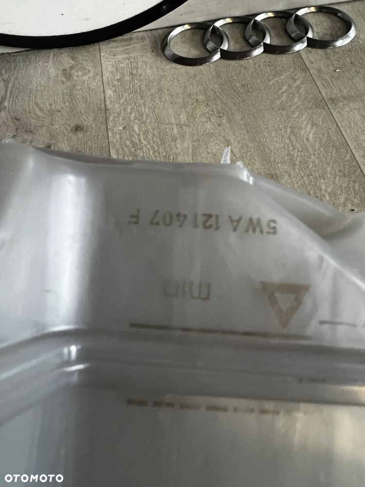 ZBIORNICZEK WYRÓWNAWCZY AUDI A3 8Y VW 5WA121407F - 2