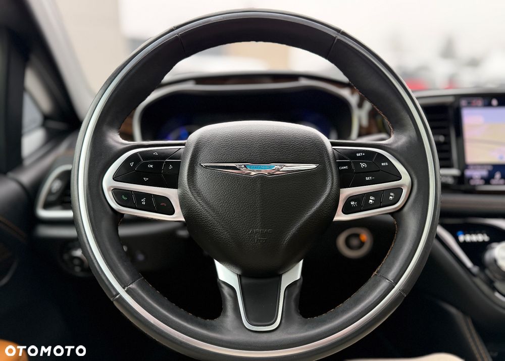 Chrysler Pacifica - 16