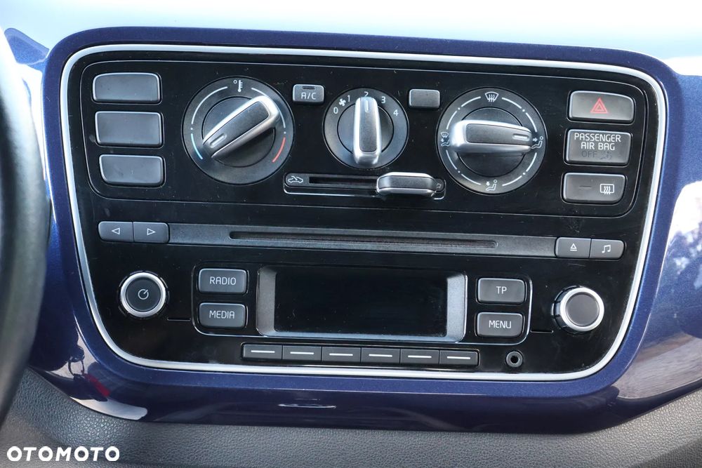 Volkswagen up! 1.0 beats - 6