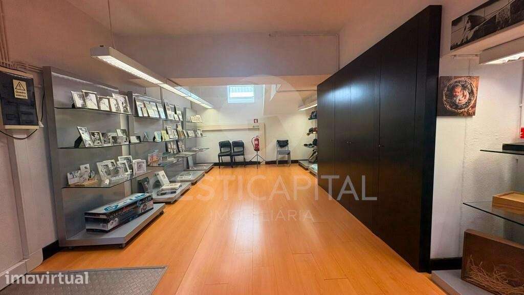 Armazém com 198 m2 na Buraca, Amadora - Grande imagem: 4/9