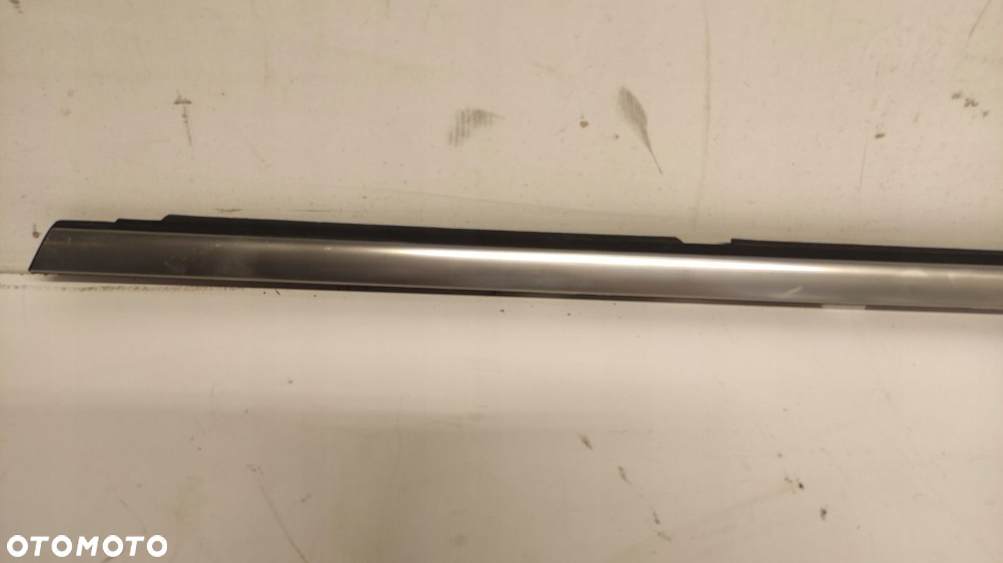 LISTWA DRZWI SZYBY PARAPET PRAWA TYLNA CHROM SATYNA KIA SPORTAGE V GT 21-24 - 2