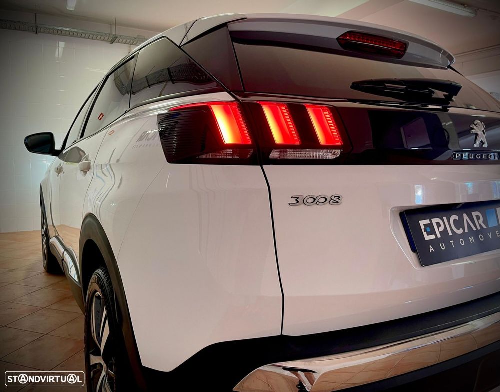 Peugeot 3008 1.2 PureTech Allure EAT6 - 43