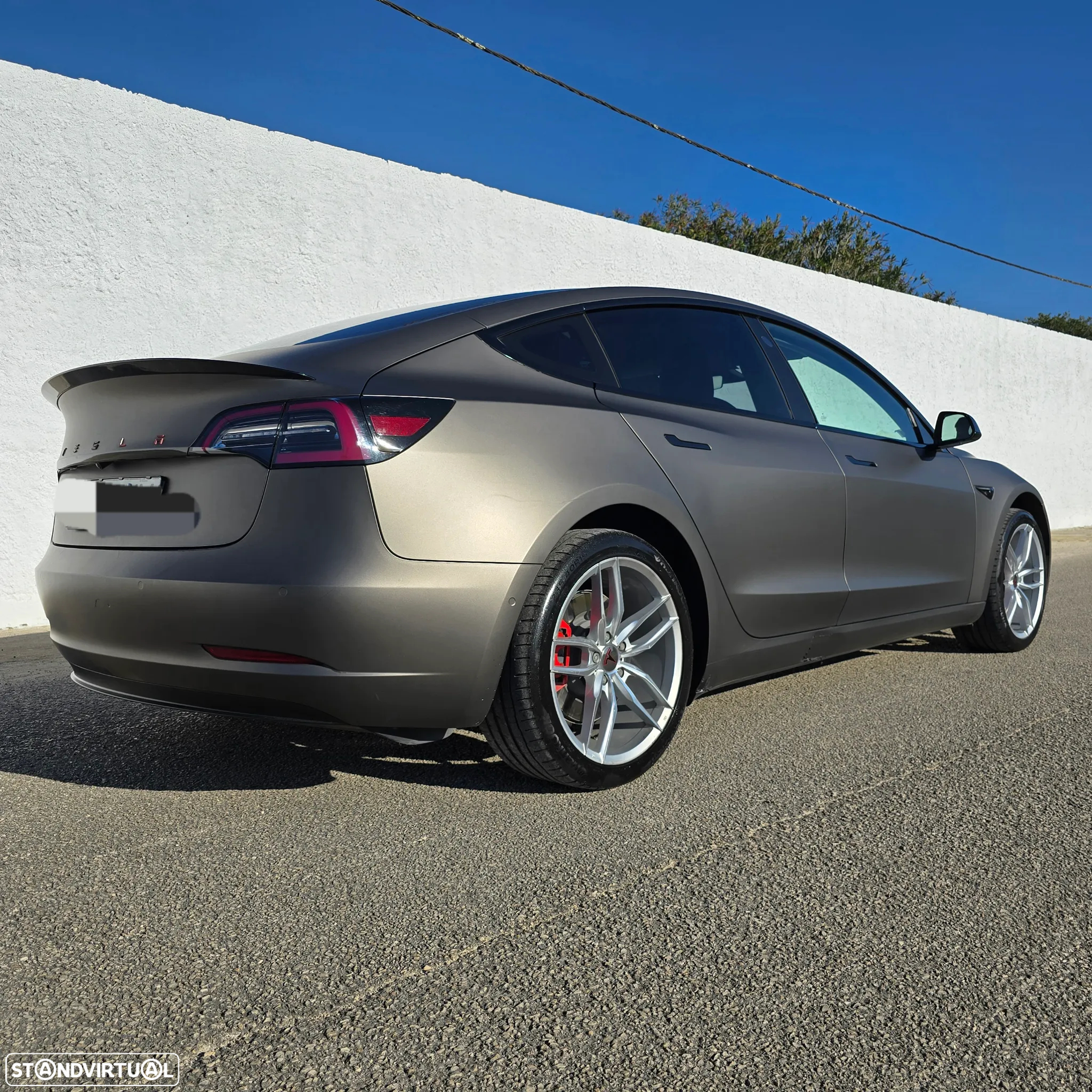 Tesla Model 3 - 12