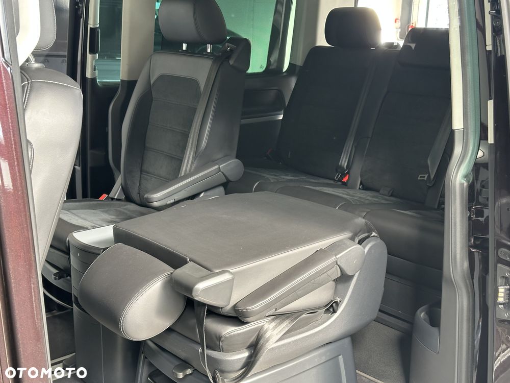 Volkswagen Multivan - 23