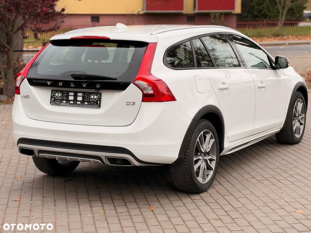 Volvo V60 Cross Country D3 Drive-E Summum - 9