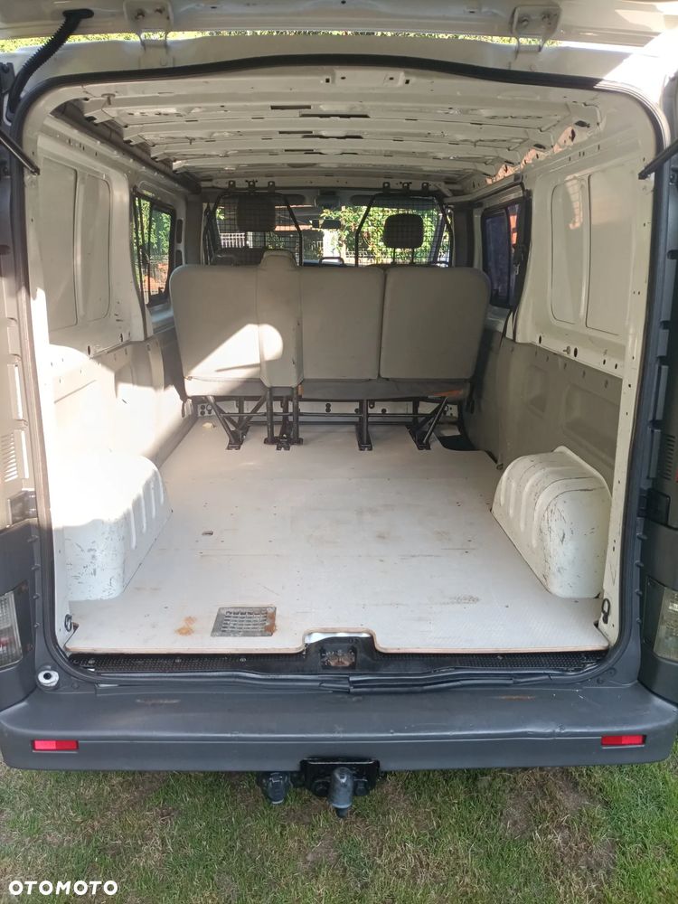 Opel Vivaro - 10