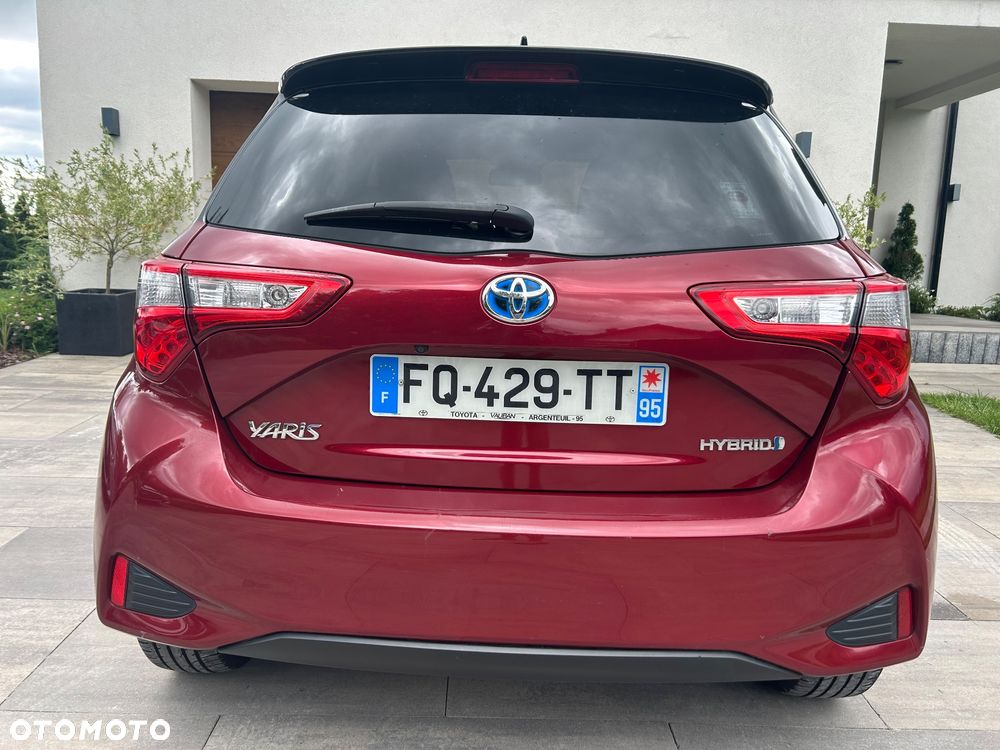 Toyota Yaris Hybrid 100 Selection Platinum - 4