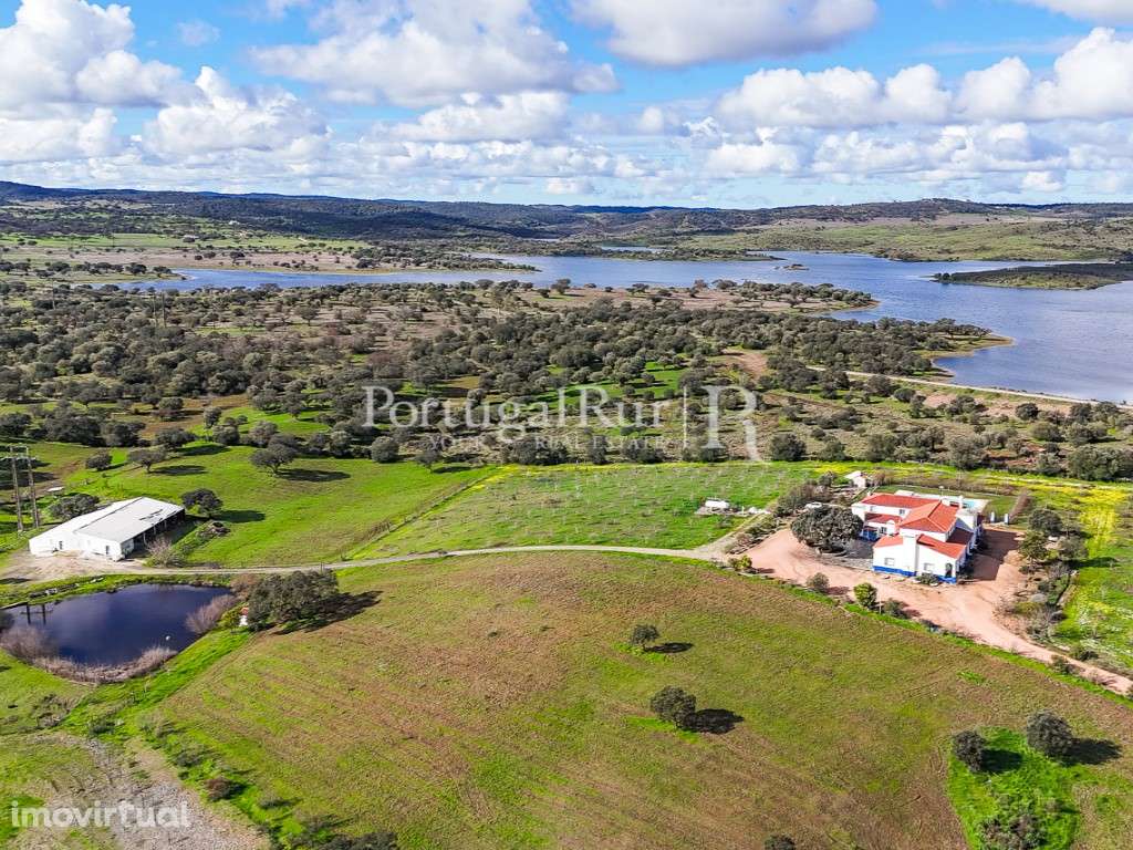 Propriedade com 5,9 hectares, junto à barragem de Lucefécit - Grande imagem: 4/32