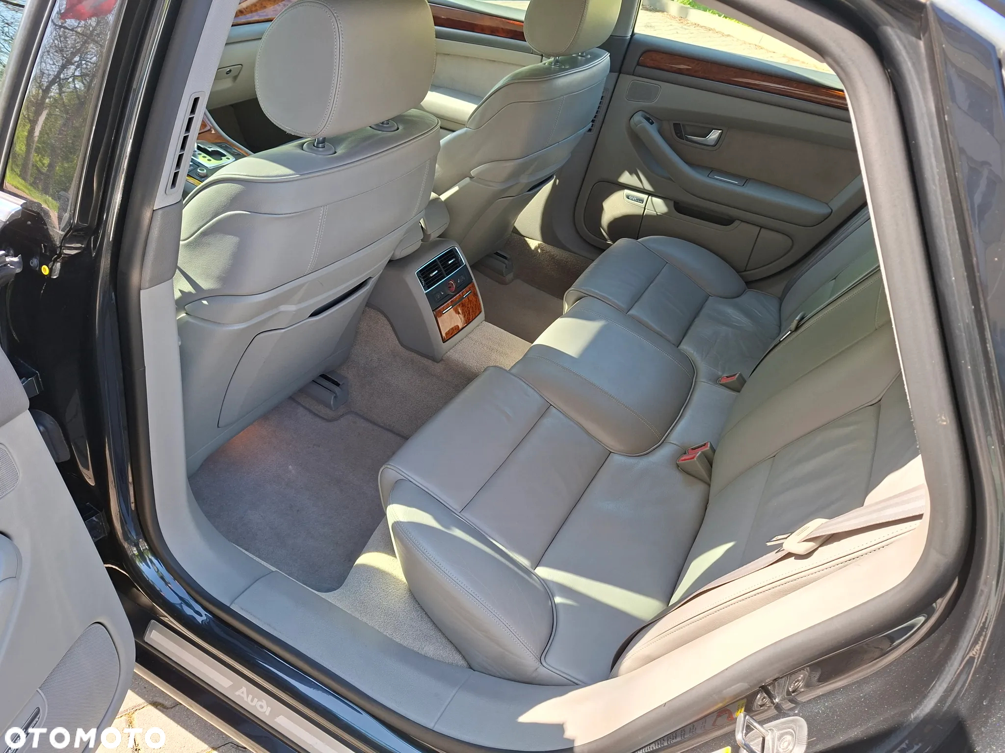 Audi A8 4.2 Quattro - 8