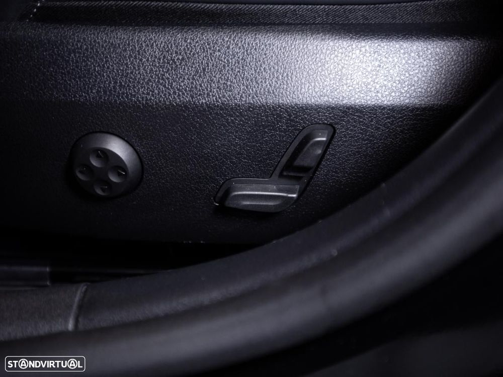 Mercedes-Benz C 300 e 9G-TRONIC Edition AMG Line - 20