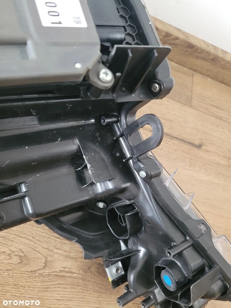 Reflektor Lampa prawa Toyota C-HR GR lift czarna 81110-YP281-00 - 12