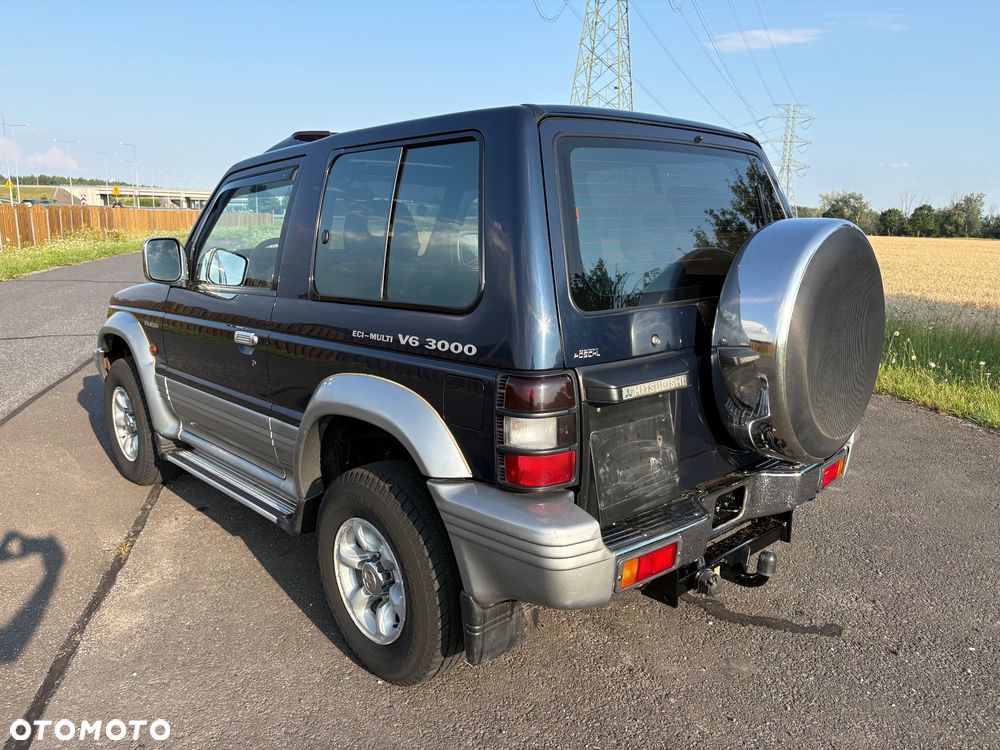 Mitsubishi Pajero - 6
