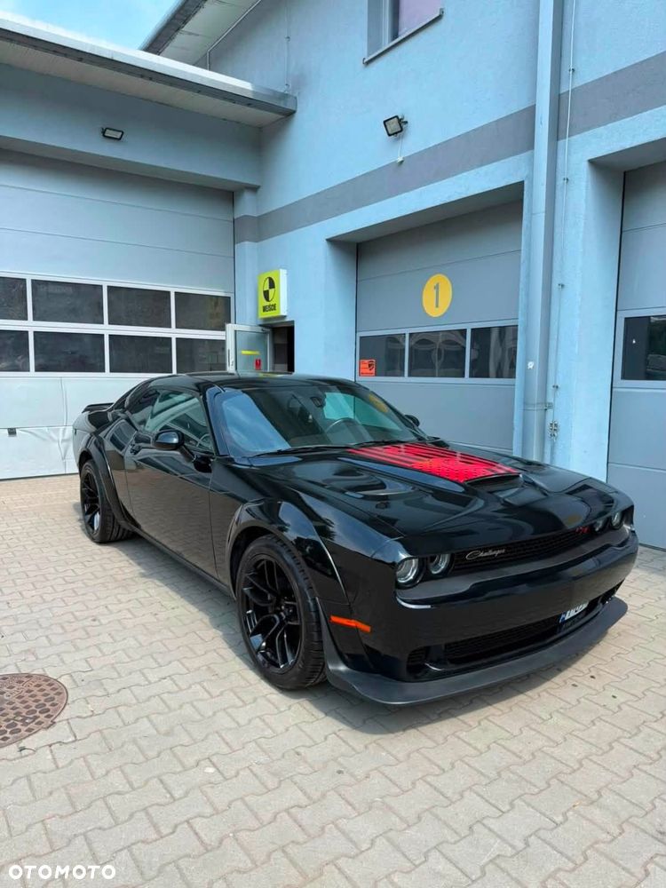 Dodge Challenger - 7