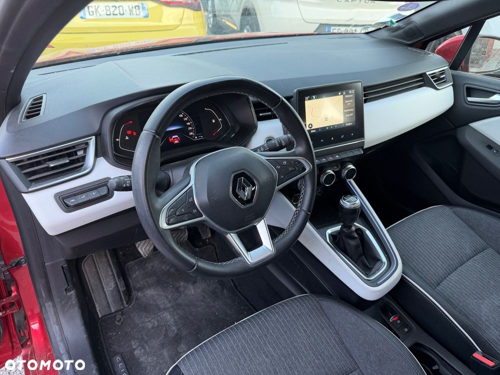 Renault Clio TCe 90 EVOLUTION - 9