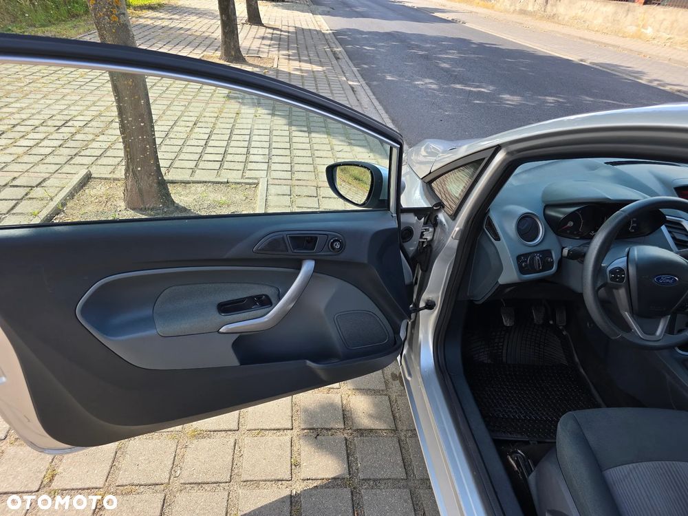 Ford Fiesta 1.6 TDCI Ambiente - 10