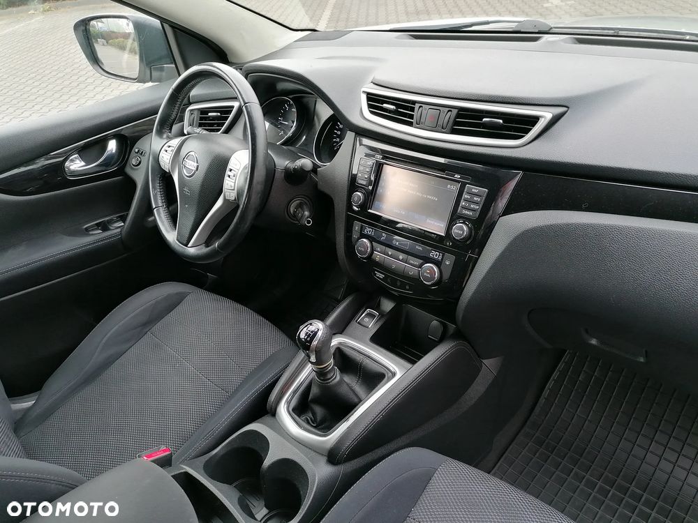 Nissan Qashqai 1.6 DCi N-Connecta - 23