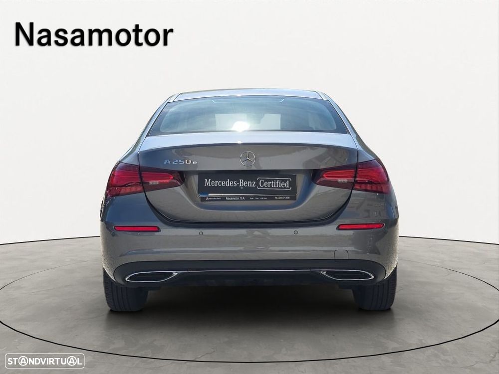 Mercedes-Benz A 250 Limousine - 4