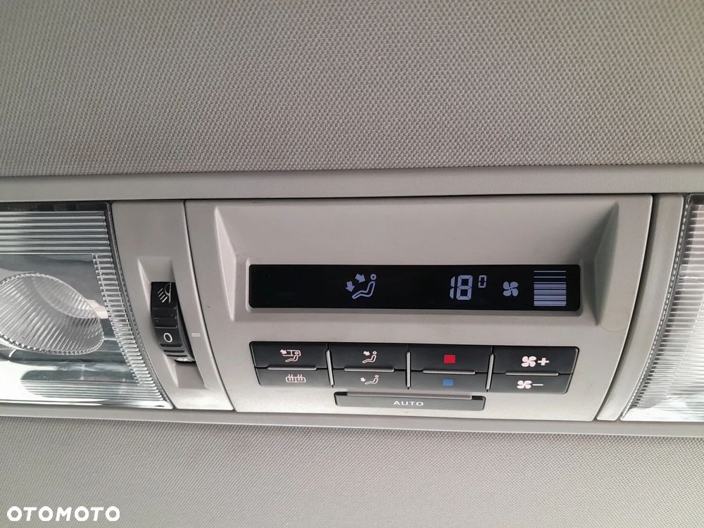 Volkswagen Caravelle 2.0 TDI L2 Highline - 12