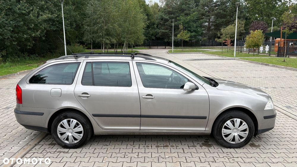 Skoda Octavia 2.0 FSI Ambiente - 2
