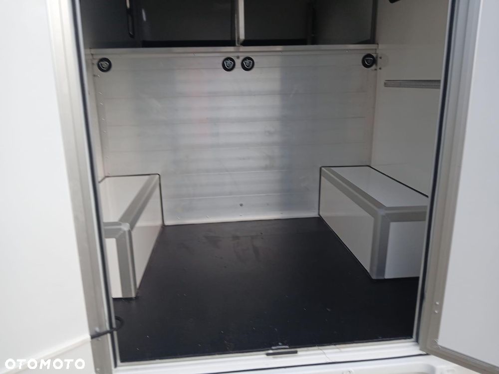 Nissan NV400 - 8