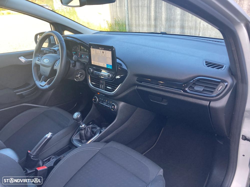 Ford Fiesta 1.0 EcoBoost S&S TITANIUM - 28