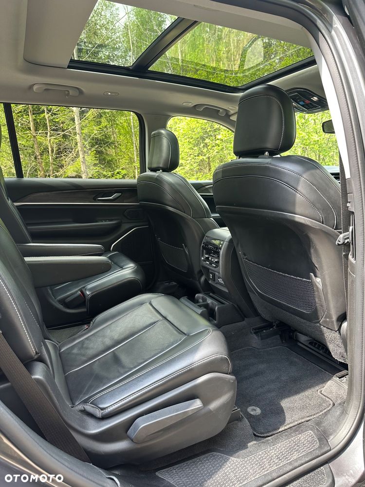 Jeep Grand Cherokee - 29